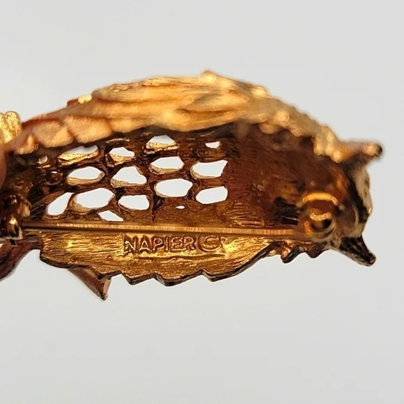 NAPIER Owl Brooch Vintage Gold Tone  Rhinestones - Picture 6 of 6